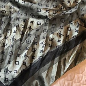 Louis Vuitton Scarf